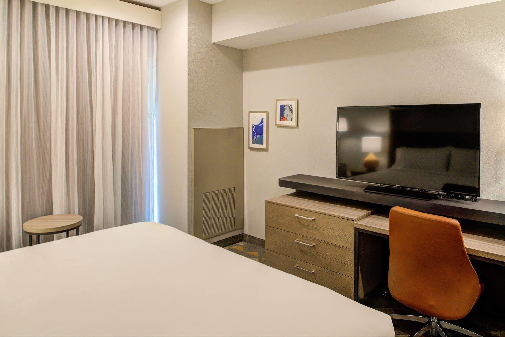Holiday Inn Hotel & Suites - Houston West - Katy Mills By Ihg Экстерьер фото